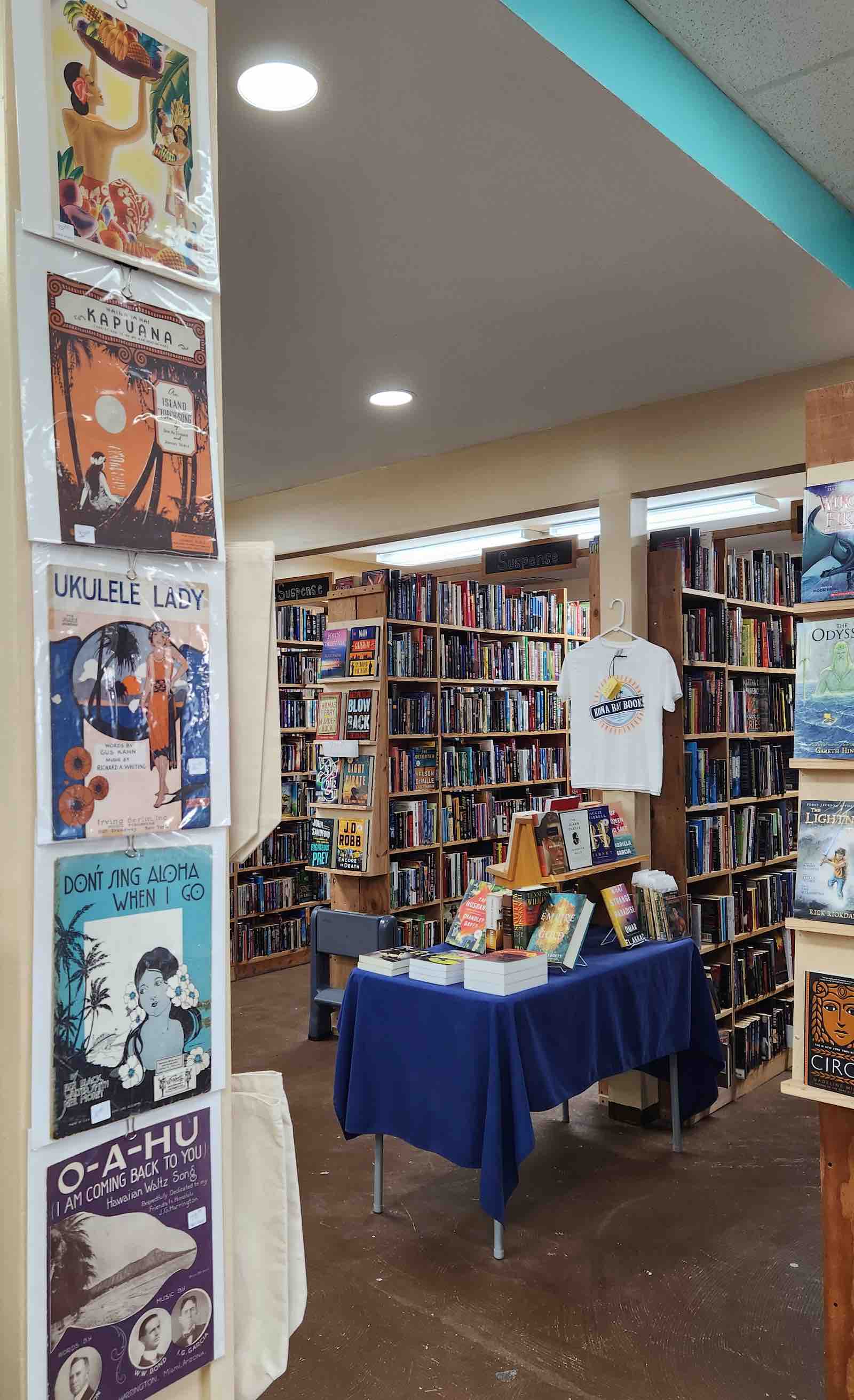 Inside Kona Bay Books